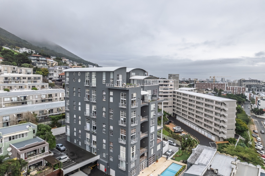 To Let 2 Bedroom Property for Rent in Green Point Western Cape